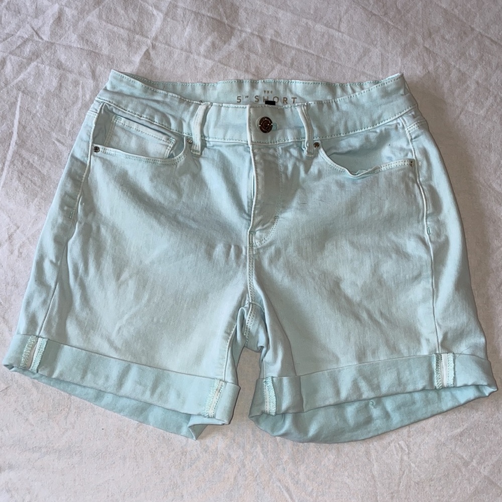 White House / Black Market stretch shorts blue size 0